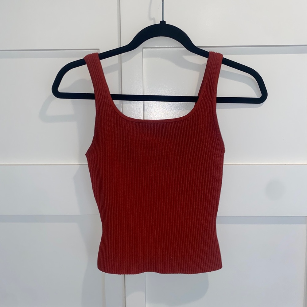Babaton Aritzia Sculpt Knit Squareneck Tank, burnt orange/brick, size XS